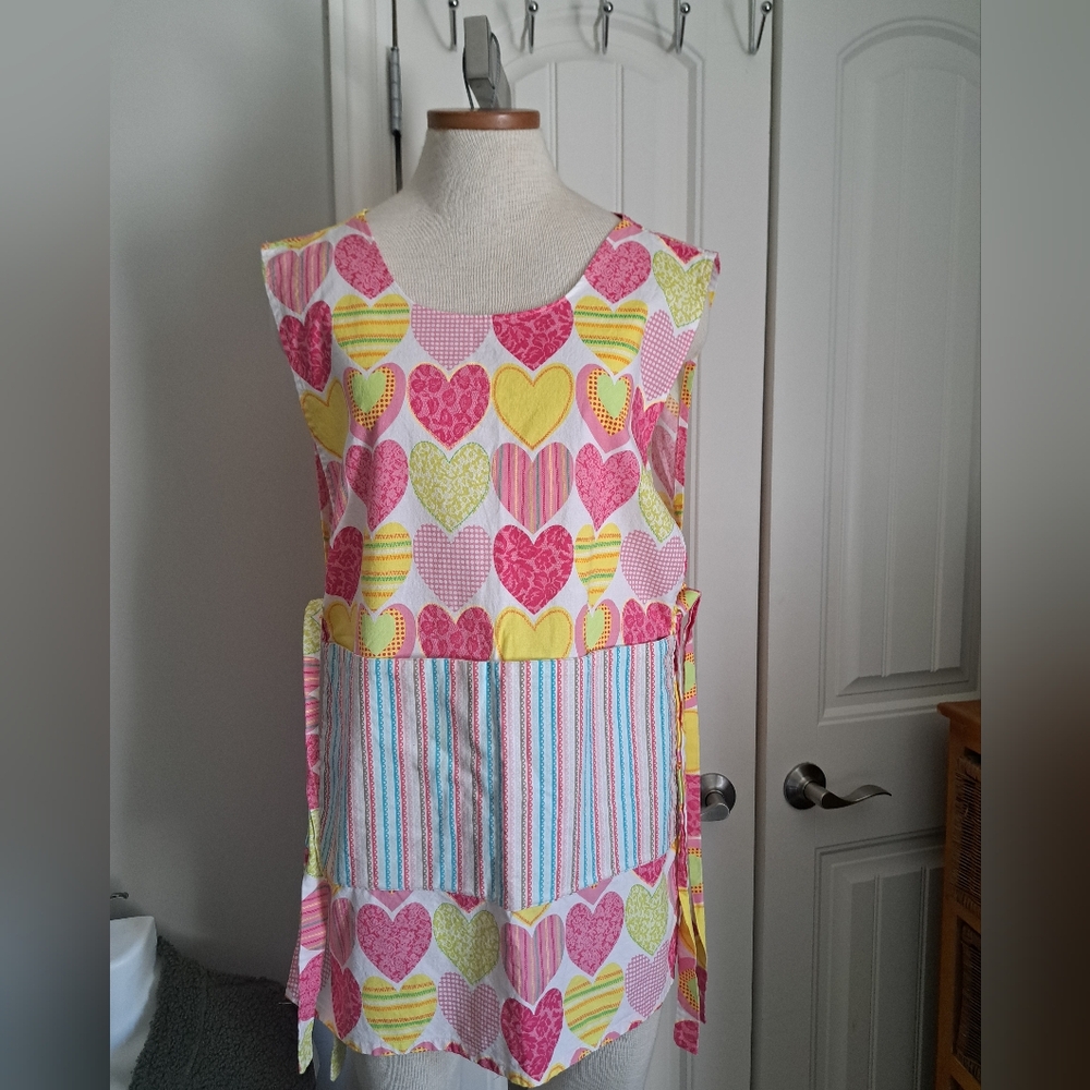Handmade All Over Hearts SMOCK APRON craft Artist Cooking Side Ties Adult S-M